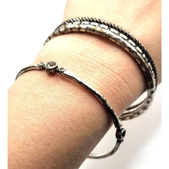 Vintage Lot of 4 Aged Worn Bangle Bracelets - Picture 3 of 3